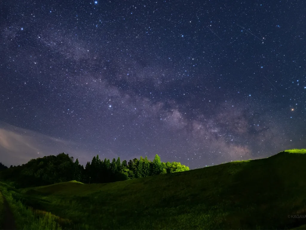 KAGAYAさんが秋田県で撮影した天の川が写る夜空の画像