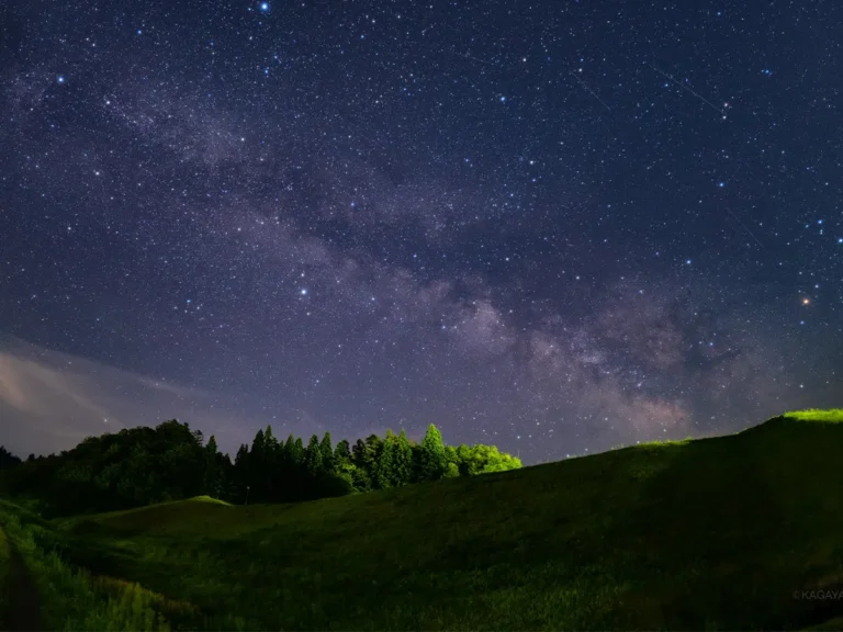 KAGAYAさんが秋田県で撮影した天の川が写る夜空の画像
