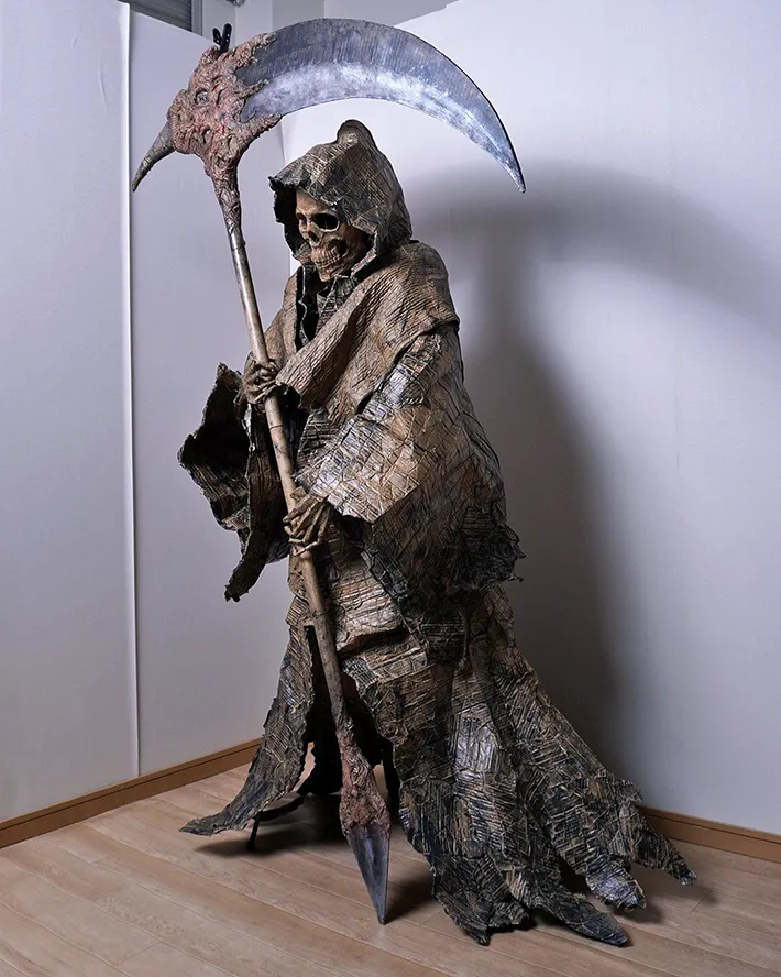 ンボールさんの作品『シニガミ』の写真（横から）