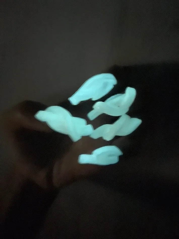 うどんネイルの写真（光っている様子）