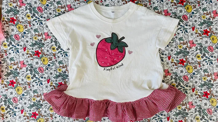 リメイク後のイチゴのTシャツの写真