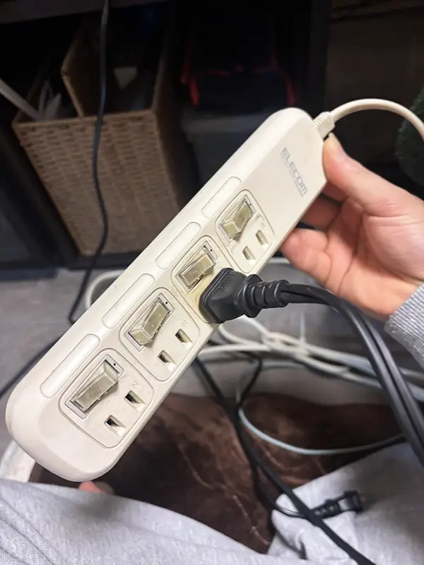 発火した電源タップの写真
