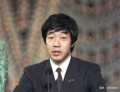 秋山豊寛さんの写真（提供：産経新聞社）