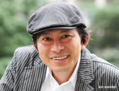 鈴井貴之の写真（提供：産経新聞社）