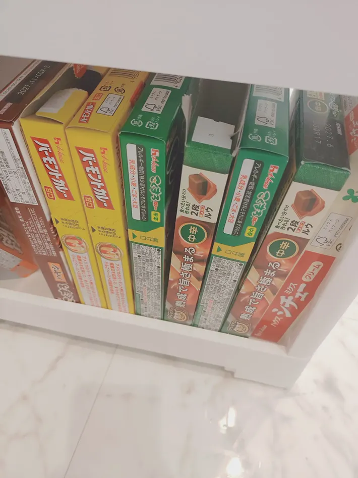 いつの間にか増えていたカレールーのストックの写真