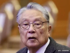 伊東四朗の写真（提供：産経新聞社）