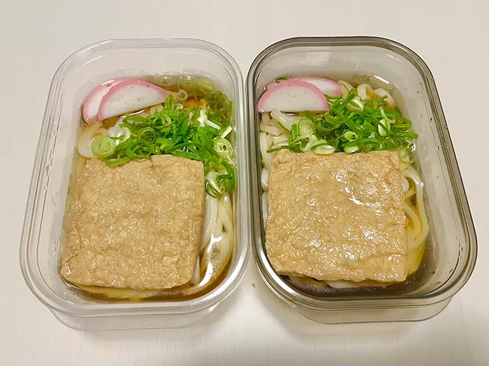 タッパーに入ったうどんの写真