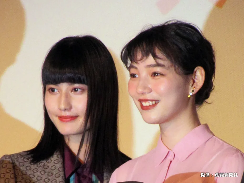 橋本愛とのんの写真（提供：産経新聞社）
